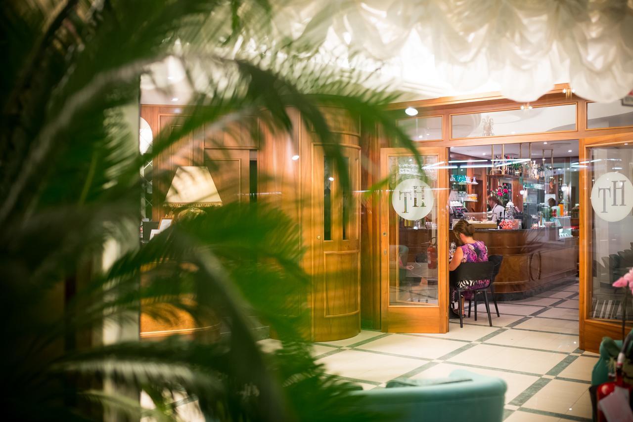 Hotel Tritone Caorle Kültér fotó