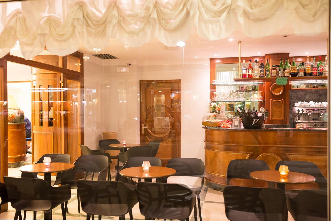 Hotel Tritone Caorle Kültér fotó