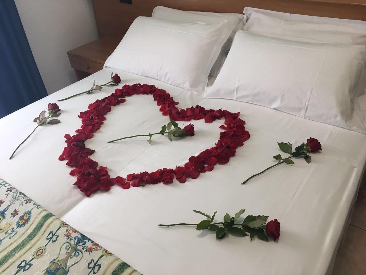 Hotel Tritone Caorle Kültér fotó