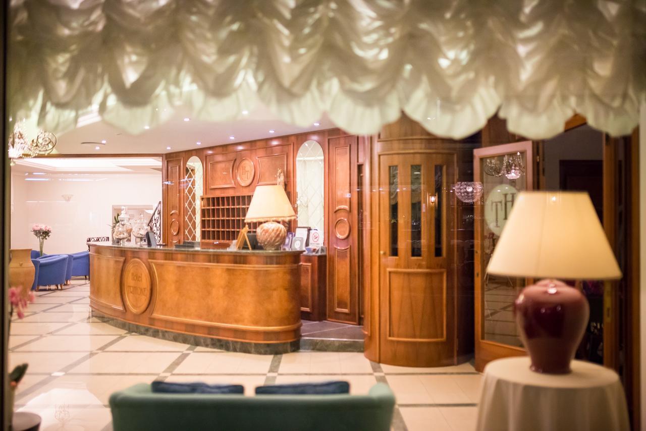 Hotel Tritone Caorle Kültér fotó