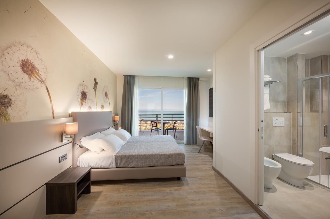 Hotel Tritone Caorle Kültér fotó