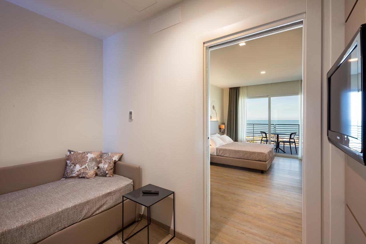Hotel Tritone Caorle Kültér fotó