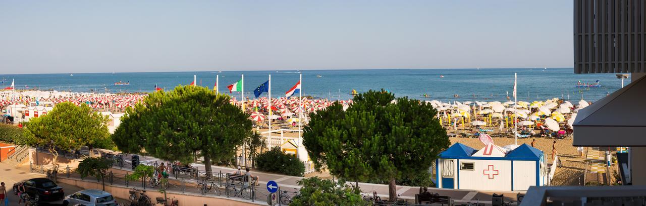 Hotel Tritone Caorle Kültér fotó
