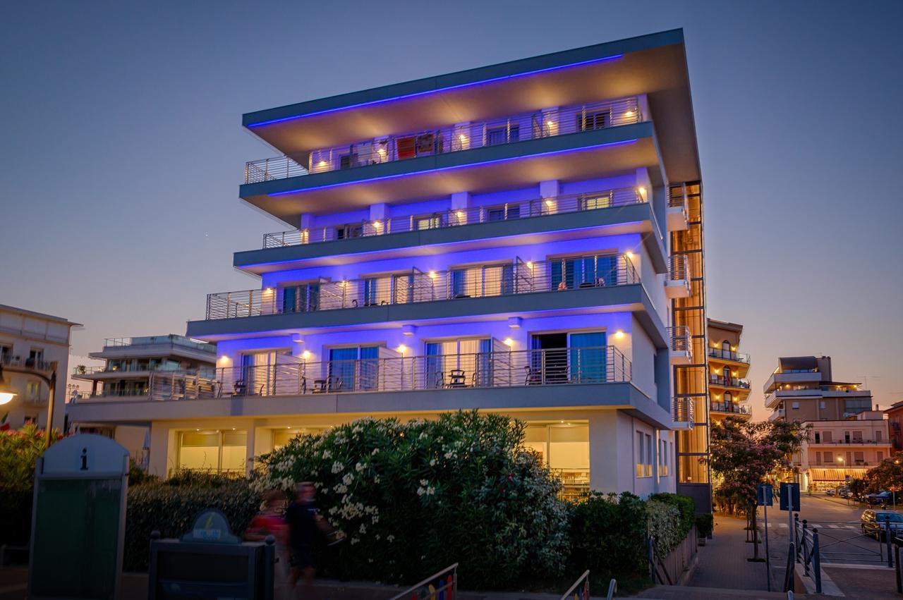 Hotel Tritone Caorle Kültér fotó