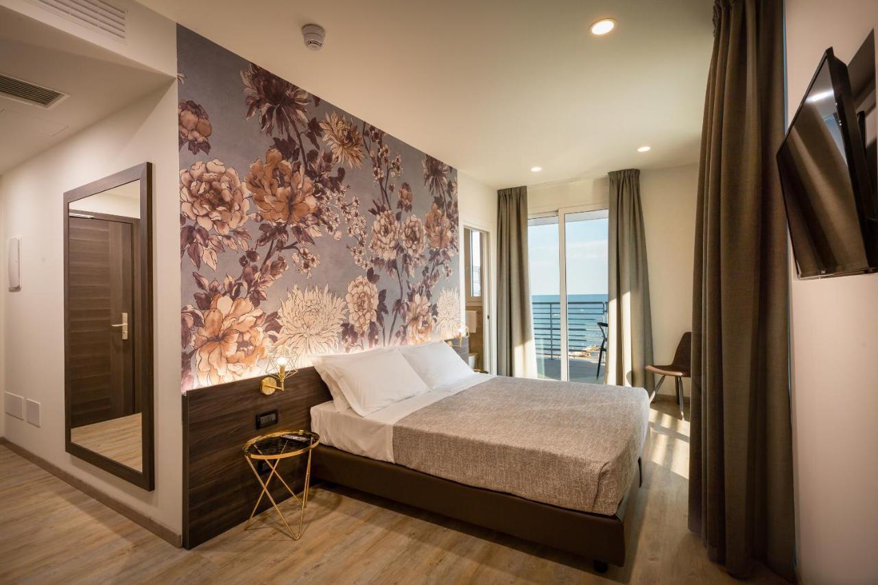 Hotel Tritone Caorle Kültér fotó