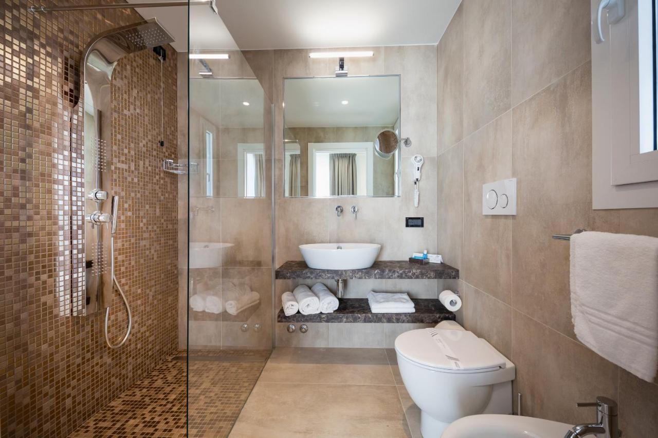 Hotel Tritone Caorle Kültér fotó