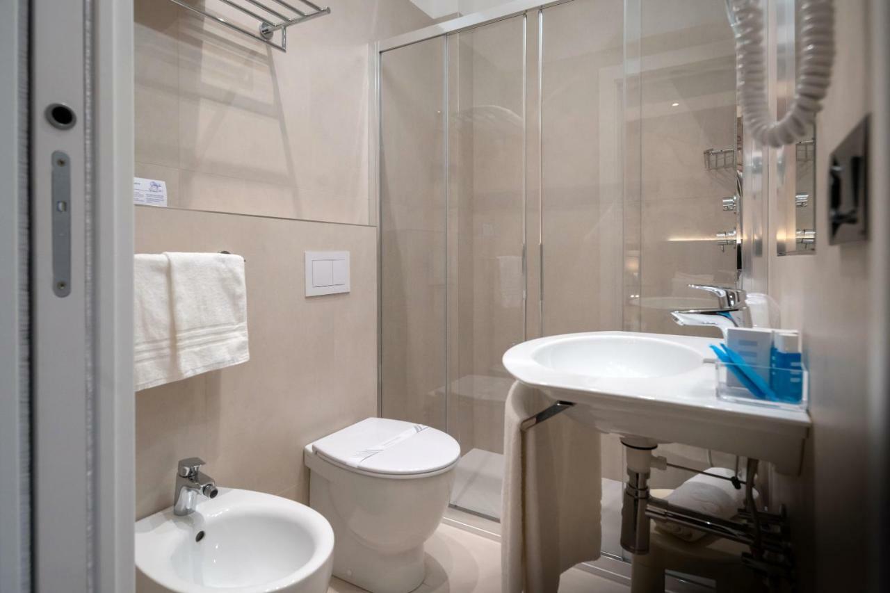 Hotel Tritone Caorle Kültér fotó